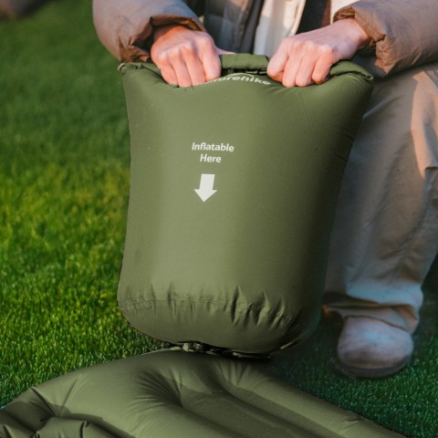 Матрац туристичний надувний одномісний  Naturehike CNK2550WS019, 200х60х6.5 см, синій, для кемпінгу із мішком для надування