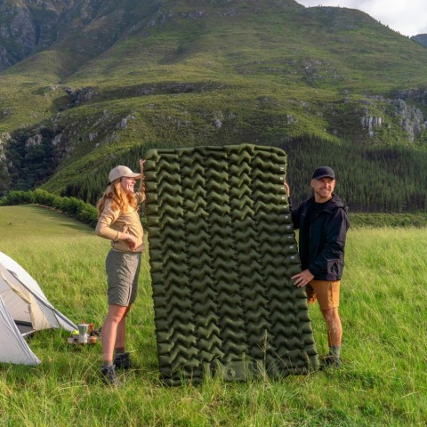 Матрац туристичний надувний одномісний  Naturehike CNK2550WS019, 200х60х6.5 см, зелений із вбудованою помпою для надування