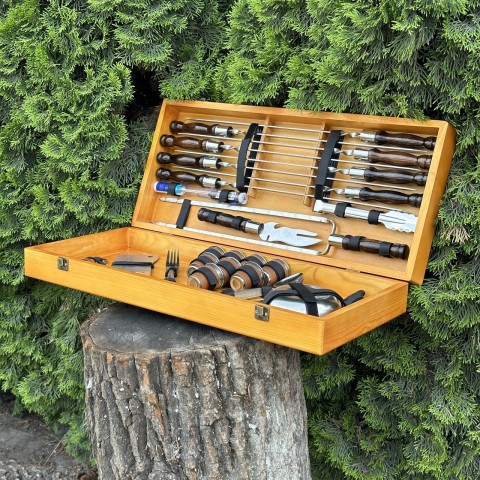 Подарунковий Набір шампурів Магнат ручної роботи Світлий кейс