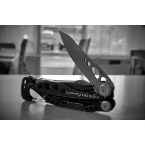 Мультиінструмент Leatherman Skeletool CX Onyx