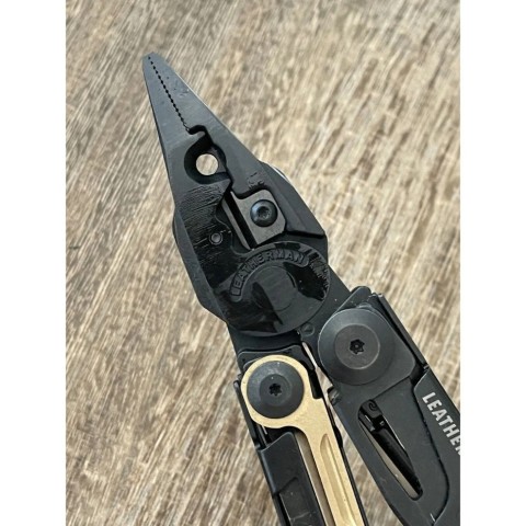 Мультиінструмент Leatherman MUT EOD black, чохол Molle (олива), картонна коробка
