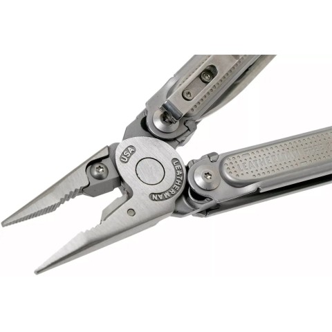 Мультитул Leatherman 832638 Free P2 Silver + чехол