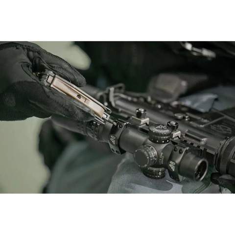 Мультиінструмент Leatherman MUT EOD black, чохол Molle (олива), картонна коробка