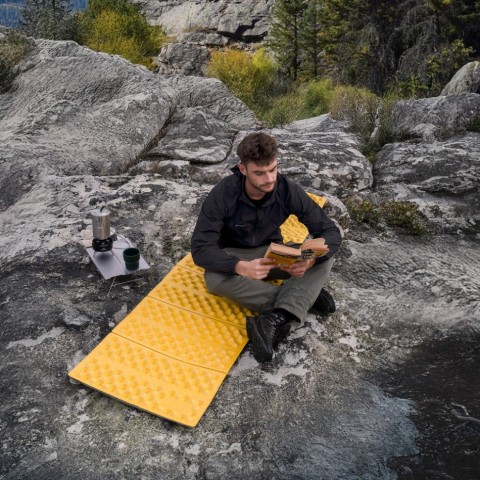 Килимок складний IXPE Naturehike CNK2550WS030, алюмінієва плівка, 195x60x1.8 см, оливковий-зелений