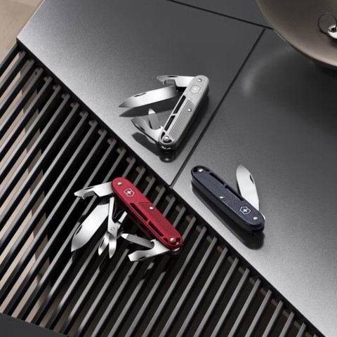 Складаний ніж Victorinox SYNERGY X ALOX 0.8226.26