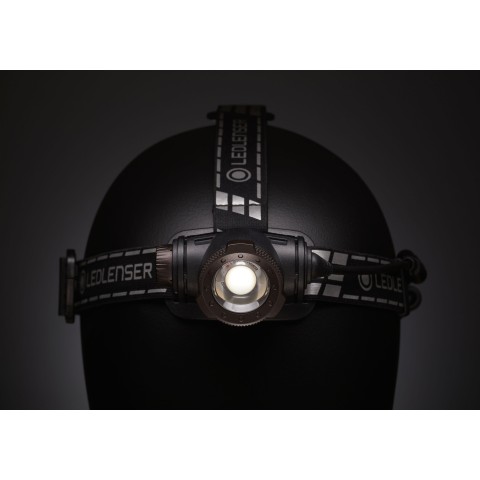 Налобный фонарь LedLenser H7R SIGNATURE , заряжаемый, 1200/700/15