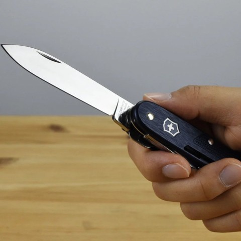 Складаний ніж Victorinox SYNERGY X ALOX 0.8226.22
