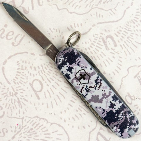 Складаний ніж Victorinox CLASSIC SD ARMY Піксель синій 0.6223.3.W3942pw