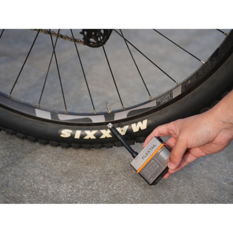Велосипедний міні насос-задня фара Flextail Tiny Tire Pump ACS, чорний