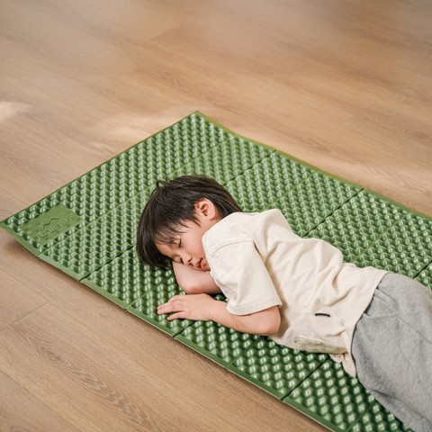 Килимок туристичний складаний одномісний IXPE Naturehike CNK2450WS044 з алюмінієвою плівкою, 195x60x1.8 см, оливковий