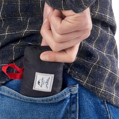 Килимок для пікніка водостійкий надлегкий Naturehike Moisture Picnic Mat NH17D050-B, 145x200 см, чорний