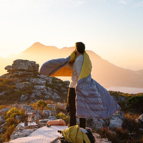 Спальник з натуральним пухом Naturehike CW700 CNK2450WS048, p-р L, чорно-блакитний