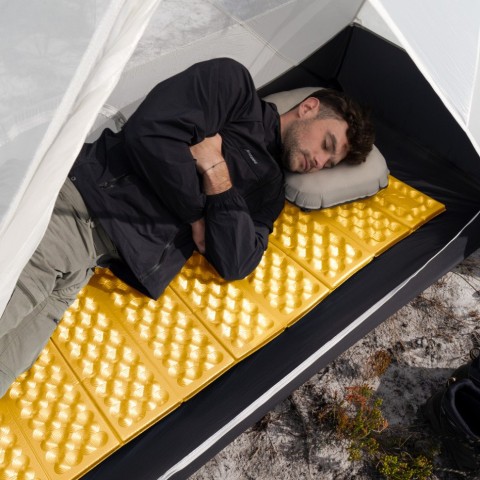 Килимок складний IXPE Naturehike CNK2550WS030, алюмінієва плівка, 195x60x1.8 см, оливковий-зелений