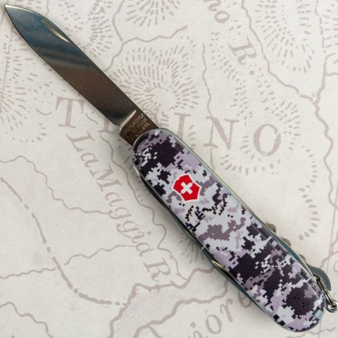 Складаний ніж Victorinox HUNTSMAN ARMY Піксель синій з черв. Лого 1.3713.3.W3943p