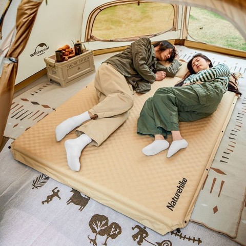 Матрац туристичний із подушкою, самонадувний двомісний Naturehike CNK2300DZ014, 192x132x3 см, бежевий