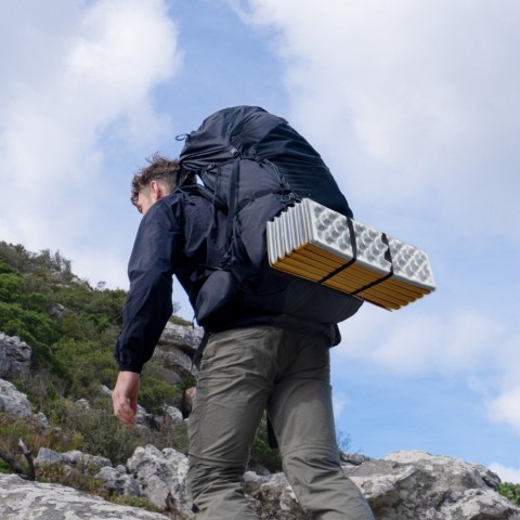 Килимок складний IXPE Naturehike CNK2550WS030, алюмінієва плівка, 18 мм, медово-золотий