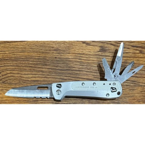 Ніж-мультитул Leatherman Free K4x Silver