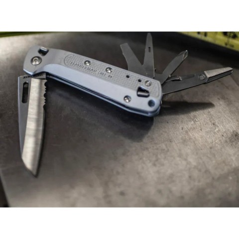 Ніж-мультитул Leatherman Free K4x Silver