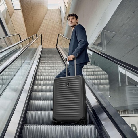 Валіза Victorinox AIROX Advanced Black Велика