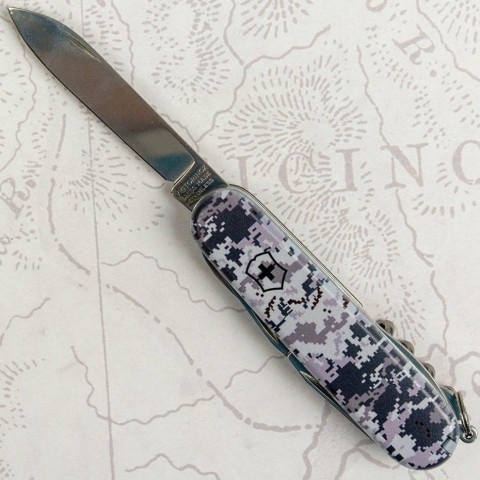 Складаний ніж Victorinox CLIMBER ARMY Піксель синій 1.3703.3.W3942p