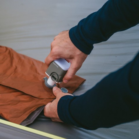 Багатофункціональний повітряний насос-ліхтар Naturehike CNK2550ZM012, зелений