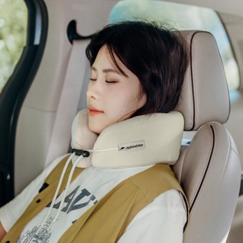 Подушка бавовняна для шиї, з пам'яттю Naturehike CNK2450WS019, бежева