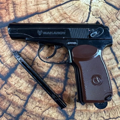 Пневматический пистолет Umarex Legends Makarov бу