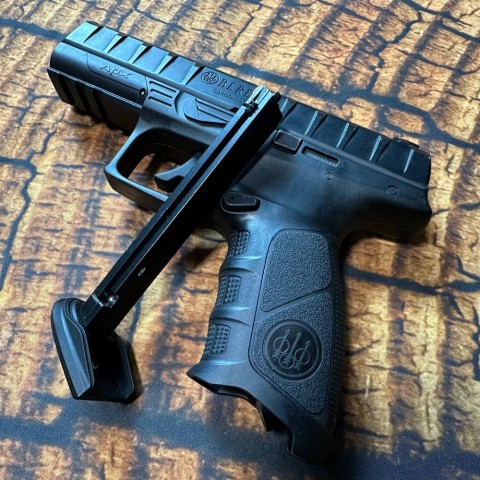 Umarex Beretta APX Blowback кал.4,5мм БУ