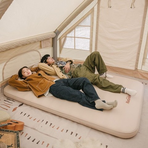 Матрац туристичний водонепроникний одномісний  Naturehike CNK2300DZ0001, 198x59x6.5 см, темно-зелений із вбудованою помпою для надування