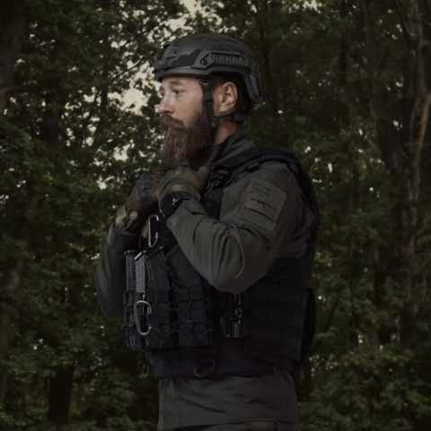 Плитоноска IBV. Чорного кольору