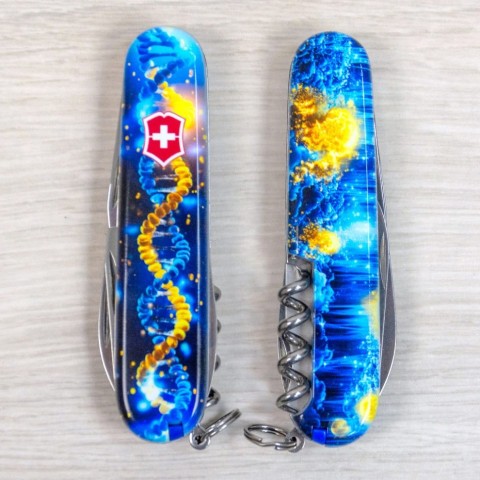 Складаний ніж Victorinox SPARTAN UKRAINE ДНК Українця 1.3603.3.T3270pw