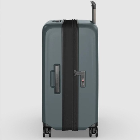 Валіза Victorinox AIROX Advanced Storm Середня