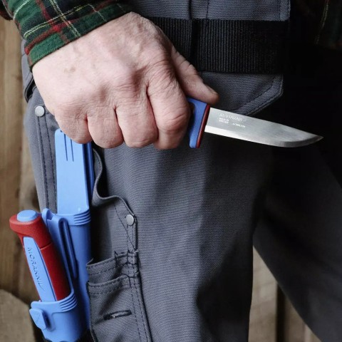 Нож Morakniv Basic 546, Color of the year 2025 ц:dala red/blue
