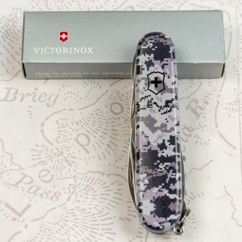 Складаний ніж Victorinox CLIMBER ARMY Піксель синій 1.3703.3.W3942p