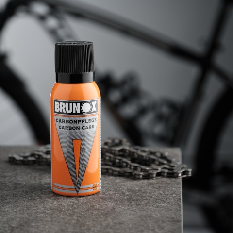 Догляд та захист карбонових деталей Brunox Carbon Care 120ml