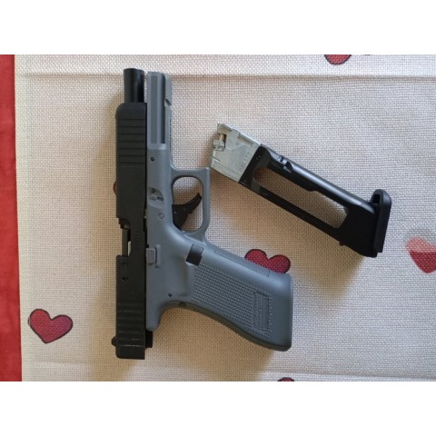 Пневматический пистолет Umarex Glock 17 Gen5 Blowback Б/У