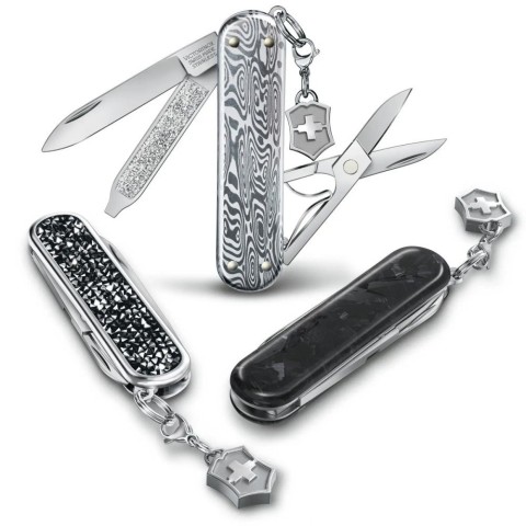 Ніж Victorinox Classic Brilliant Carbon 58мм,5функ,карбон + брелок-лого