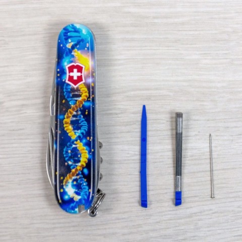 Складаний ніж Victorinox SPARTAN UKRAINE ДНК Українця 1.3603.3.T3270pw