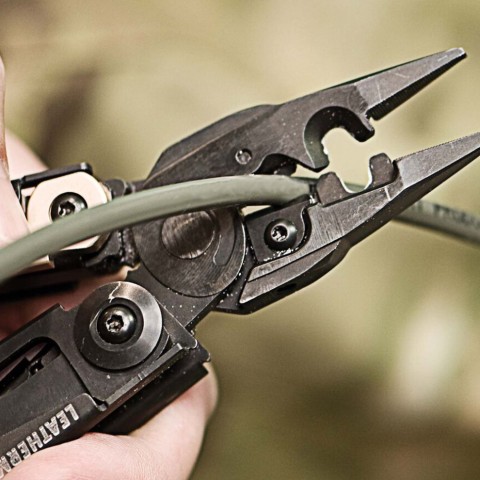 Мультиінструмент Leatherman Mut Black, чохол Molle (олива), картонна коробка