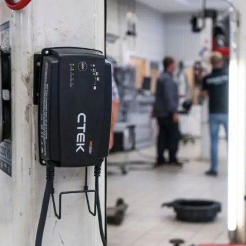 Зарядний пристрій СТЕК PRO25SE EU 40-197