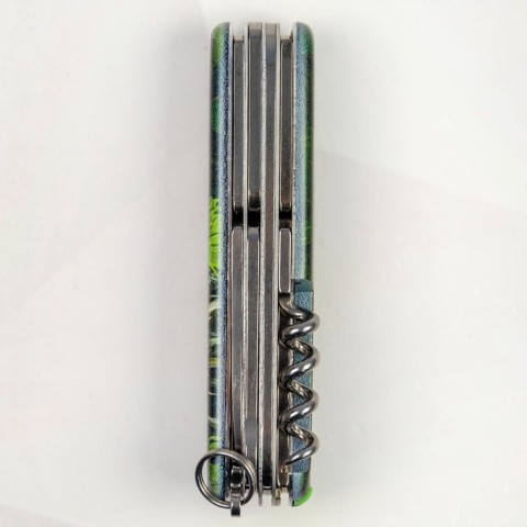 Ніж Victorinox Huntsman Zodiac 91мм,15функ ,Зелений дерев'яний дракон