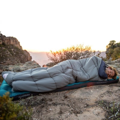 Спальний мішок з капюшоном із звичайним мішком для зберігання Naturehike M180 CNK2350WS023 правий, світло-зелений