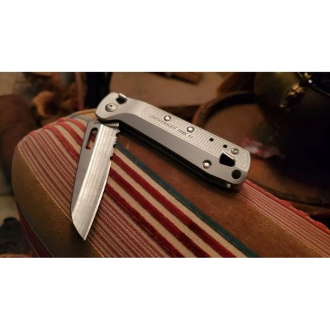 Ніж-мультитул Leatherman Free K4x Silver