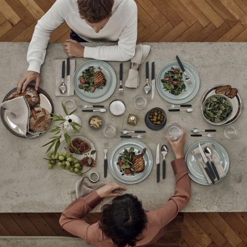 Кухонна виделка Victorinox Swiss Modern Cake 15см з черн. ручкою