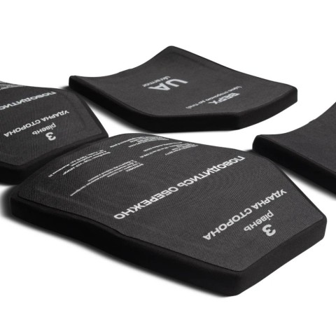 Комплект бронеплит поліетиленових Ukrarmor 3 класу. Вага 2.76 кг. Розмір M (25х30 см.) комплект (UM.008.0003)