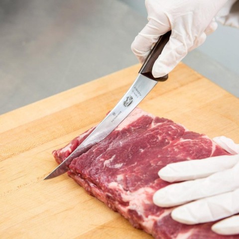 Кухонний ніж Victorinox Wood Boning вузький лезо 15см з дерев. ручкою