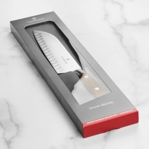 Кухонний ніж Victorinox Grand Maitre Wood Santoku лезо 17см з дерев. ручкою у подар.упак.