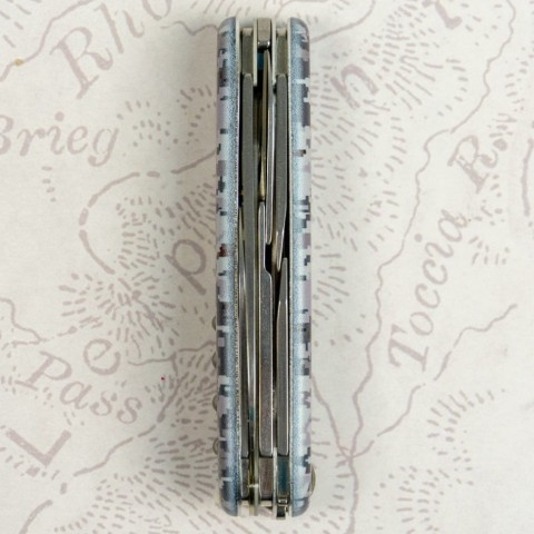 Складаний ніж Victorinox CLIMBER ARMY Піксель синій 1.3703.3.W3942p
