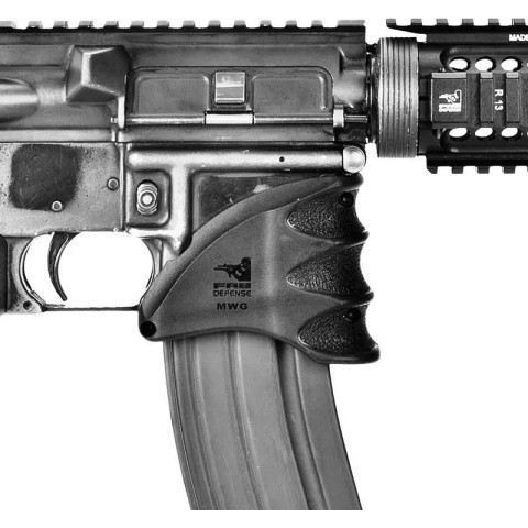 Накладка FAB Defense на шахту магазина AR15 ц:black