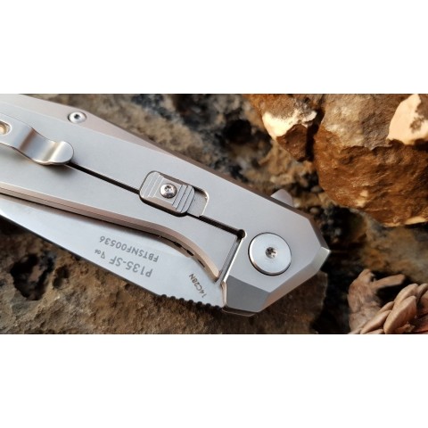 Ніж складаний туристичний Ruike P135-SF, (9.2 см) 14C28N / steel 420 сірий